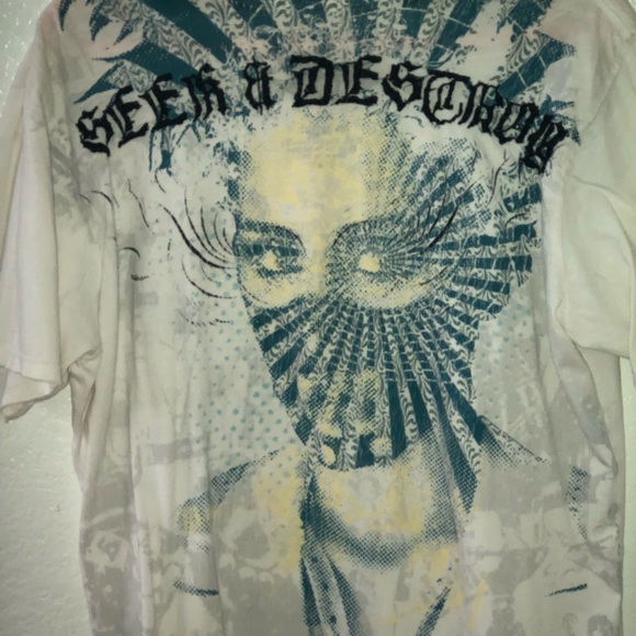 Monarchy - Picture 5 of 5